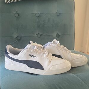 Puma Men's White and Dark Blue Sneakers